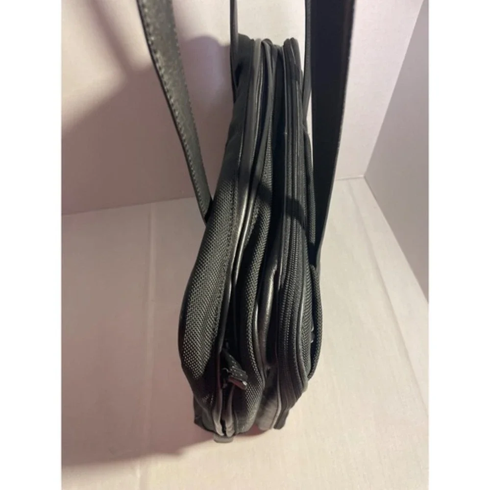 Tumi Black Leather Trimmed Briefcase Laptop‎ Bag Business Travel Commute
